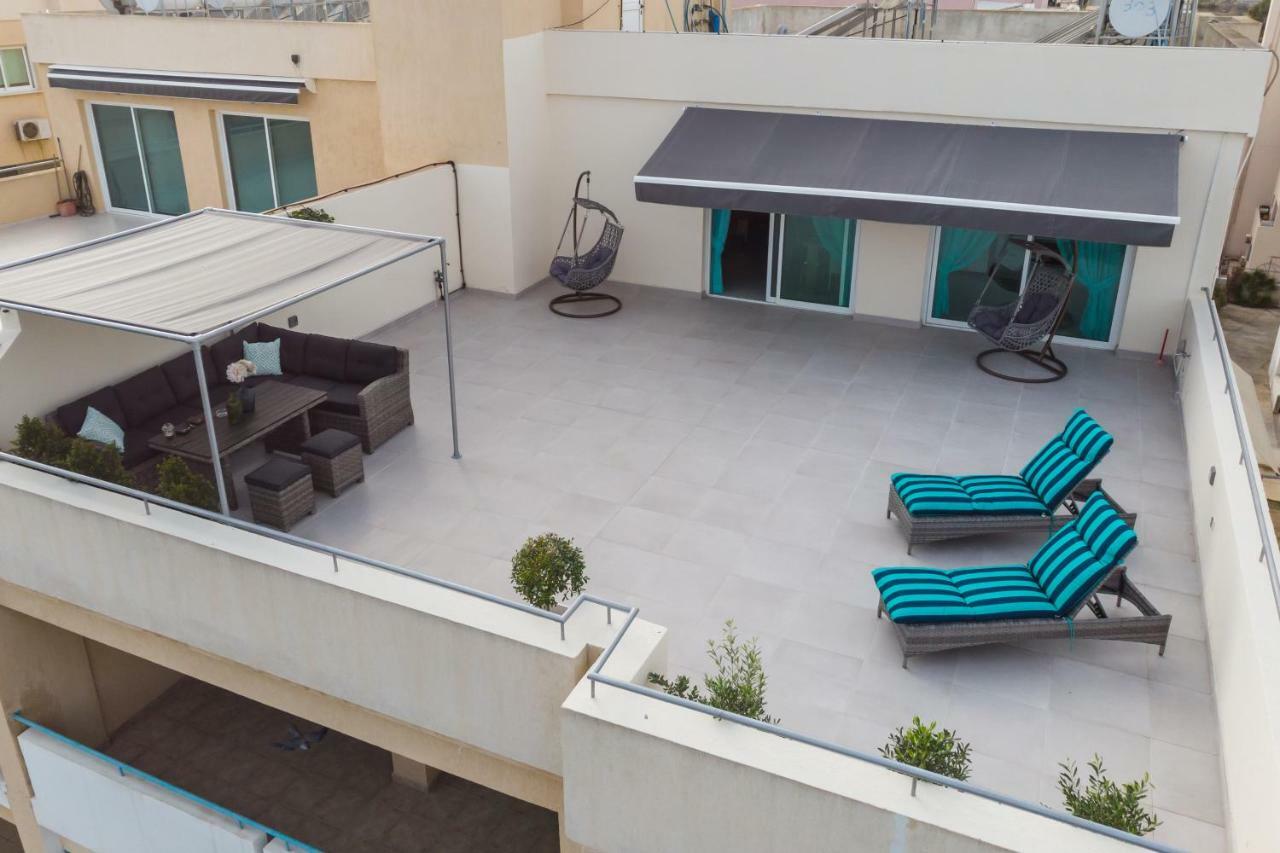 The Coral Penthouse Apartamento Larnaca Exterior foto